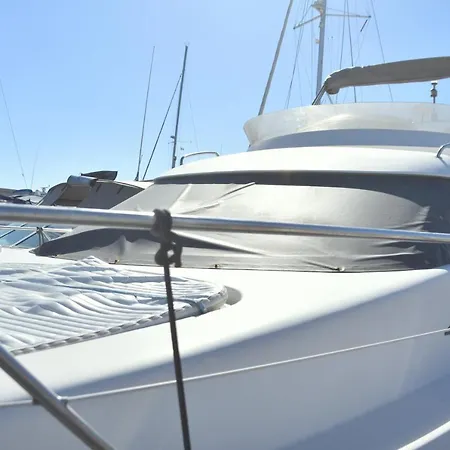 Úszó hotel Luxury Yacht Kamikara