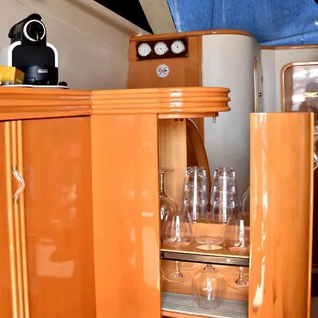 Luxury Yacht Kamikara Botel