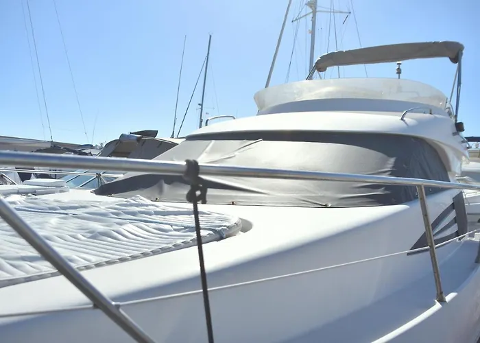 Úszó hotel Luxury Yacht Kamikara