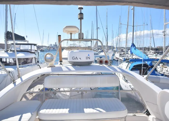 Luxury Yacht Kamikara *