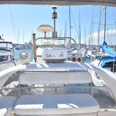 Luxury Yacht Kamikara *